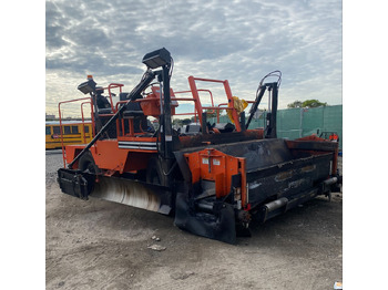 Asphaltfertiger/ Straßenfertiger