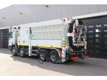 Saug-/ Spülfahrzeug Mercedes-Benz RSP Saugbagger: das Bild 3