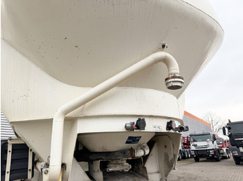 Siloauflieger Feldbinder EUT 38.3-3 EUT 38.3-3, Liftachse, 3 Kammern, ca. 38.000l: das Bild 2 Siloauflieger Feldbinder EUT 38.3-3 EUT 38.3-3, Liftachse, 3 Kammern, ca. 38.000l: das Bild 2