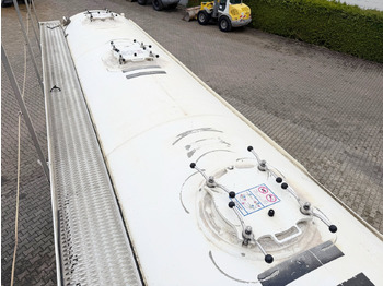 Siloauflieger Feldbinder EUT 38.3-3 EUT 38.3-3, Liftachse, 3 Kammern, ca. 38.000l: das Bild 3 Siloauflieger Feldbinder EUT 38.3-3 EUT 38.3-3, Liftachse, 3 Kammern, ca. 38.000l: das Bild 3