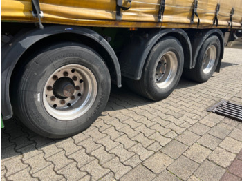 Planenauflieger Krone SDP 27 eLCUQ-CS SDP 27 eLCUQ-CS, Coilmulde, Edscha-Verdeck, Hubdach, ca. 93m³: das Bild 3 Planenauflieger Krone SDP 27 eLCUQ-CS SDP 27 eLCUQ-CS, Coilmulde, Edscha-Verdeck, Hubdach, ca. 93m³: das Bild 3