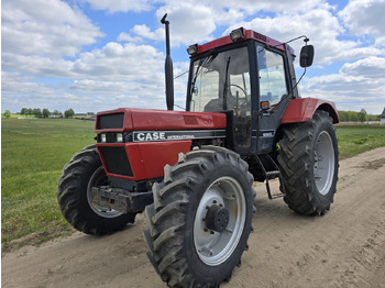 CASE IH XL Traktor