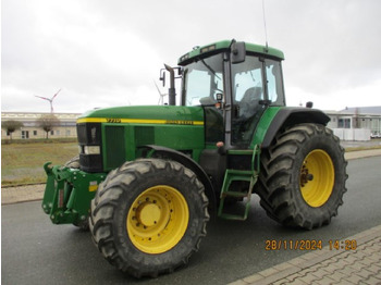 JOHN DEERE 7710 Traktor