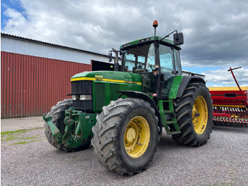 JOHN DEERE 7710 Traktor