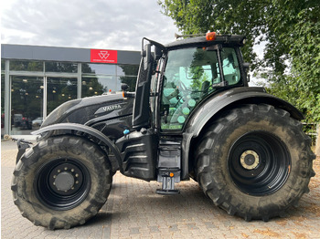Traktor VALTRA T174 Versu: das Bild 2