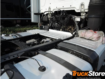 Sattelzugmaschine Mercedes-Benz Actros 1848 LS: das Bild 2 Sattelzugmaschine Mercedes-Benz Actros 1848 LS: das Bild 2