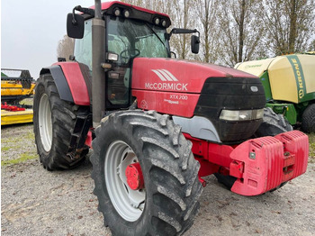 McCORMICK Traktor