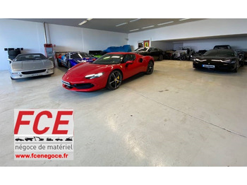 FERRARI Coupé