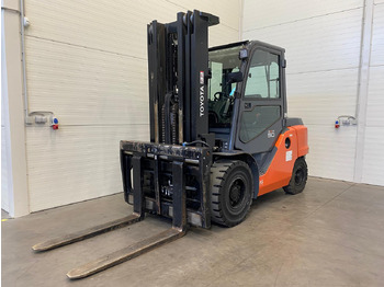 TOYOTA Dieselstapler