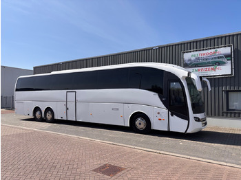 VOLVO Reisebus