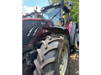 VALTRA T-series Traktor