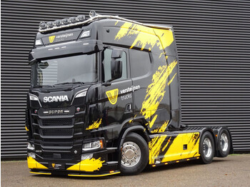 Sattelzugmaschine Scania S660 V8 LONGLINE / XXL / SPECIAL / SHOWTRUCK: das Bild 1