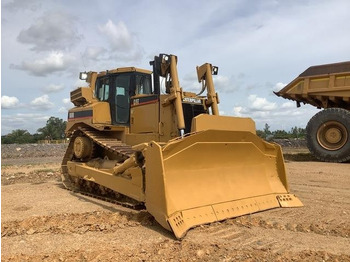 Bulldozer CAT D8R: das Bild 4 Bulldozer CAT D8R: das Bild 4