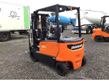Elektrostapler Doosan B30X-7 PLUS: das Bild 2