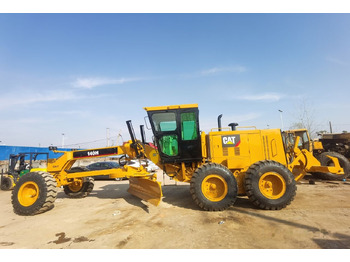 CATERPILLAR 140H Grader