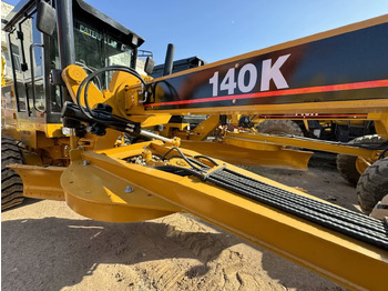 CATERPILLAR 140H Grader