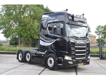 SCANIA R 520 Sattelzugmaschine