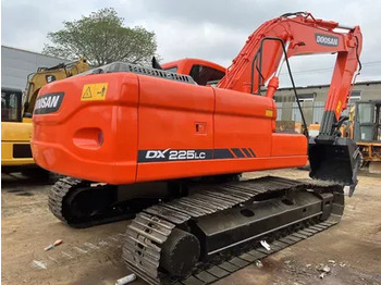 DOOSAN DX225 Kettenbagger