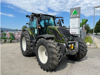 VALTRA N-series Traktor
