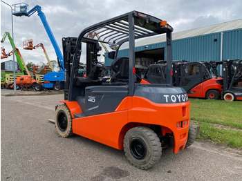 Elektrostapler Toyota 8FBMT40: das Bild 3