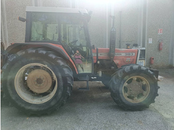 Traktor Massey Ferguson 383: das Bild 2