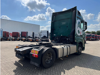 Sattelzugmaschine Mercedes-Benz Actros 1845 BigSpace: das Bild 4
