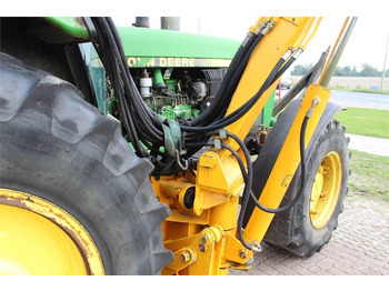 Traktor John Deere 4055: das Bild 5