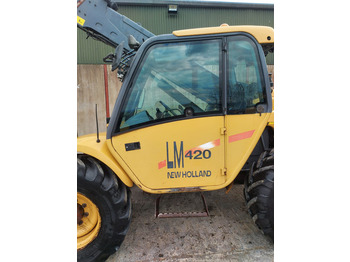 Teleskoplader 2000 New Holland LM420: das Bild 3