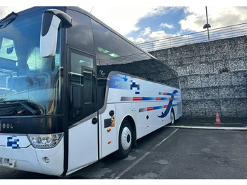 VAN HOOL Reisebus