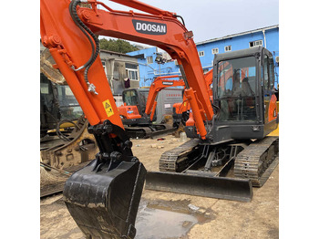 DOOSAN DX225 Kettenbagger