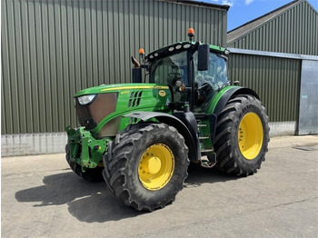 JOHN DEERE 6215R Traktor