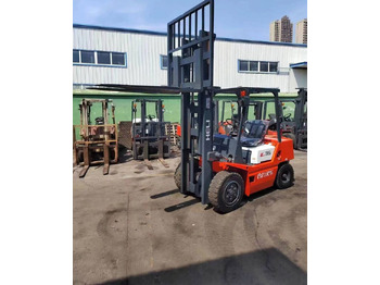 Dieselstapler Heli K35: das Bild 3 Dieselstapler Heli K35: das Bild 3