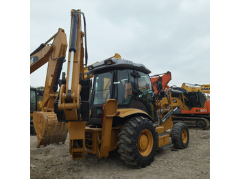 Baggerlader CATERPILLAR 420F: das Bild 4