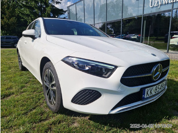 MERCEDES-BENZ Schrägheck