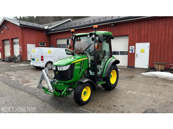 JOHN DEERE 3R Series Traktor