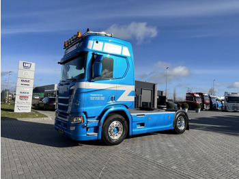 SCANIA R 450 Sattelzugmaschine