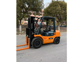 Dieselstapler Toyota 7FD30 8FD30 7FD35 3ton 5ton forklift for sale: das Bild 2