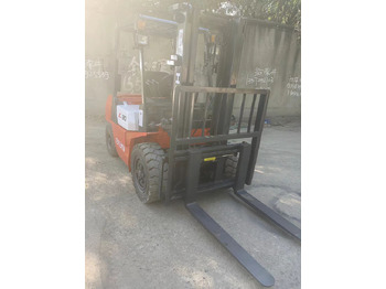 Dieselstapler HELI CPCD 30 forklift: das Bild 3