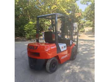 Dieselstapler HELI CPCD 30 forklift: das Bild 2