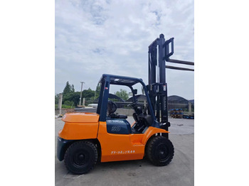 TOYOTA Dieselstapler