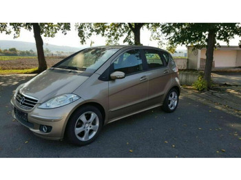 MERCEDES-BENZ Schrägheck