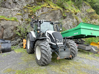 VALTRA N174 Traktor