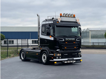 SCANIA R 520 Sattelzugmaschine