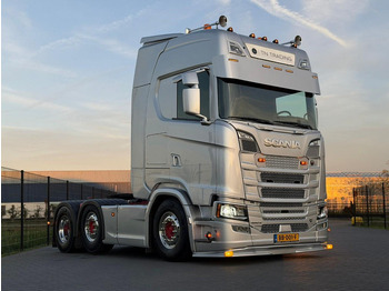 SCANIA S 520 Sattelzugmaschine
