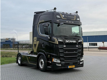SCANIA S 580 Sattelzugmaschine