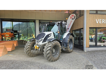 VALTRA N-series Traktor