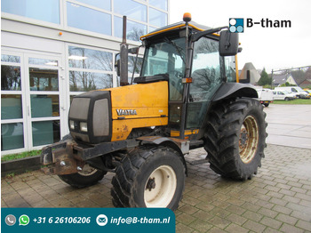 VALTRA Traktor