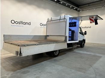 Pritsche Transporter Iveco 65C18 3.0 Automaat Open Laadbak / Mobiele Werkplaats / Bott Inrichting / Euro 6 / Airco / Cruise Control / Trekhaak / Camera / 3-Zits / 55.400 KM !! C-Rijbewijs !!: das Bild 2