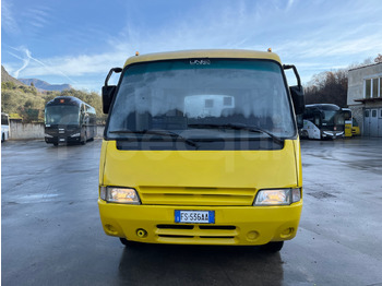 Schulbus Iveco Cacciamali: das Bild 2