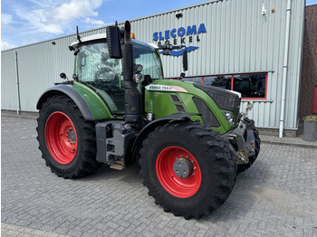 Traktor Fendt 724 S4 Profiplus: das Bild 4
